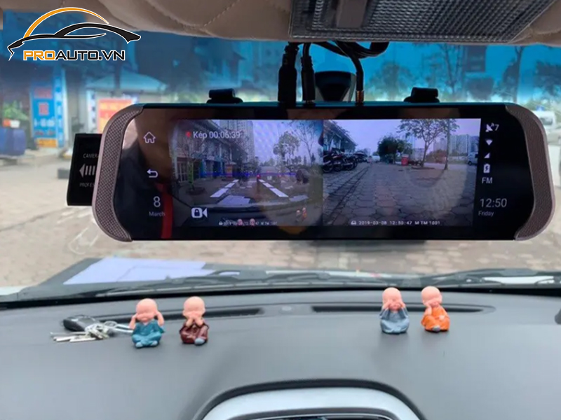 Camera hành trình ô tô xe Ford Explorer