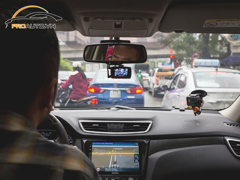 Camera hành trình ô tô xe Mercedes Maybach