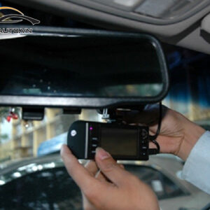 camera hanh trinh xe Mazda 2 7 1