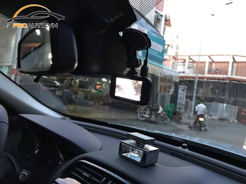 Camera hành trình ô tô xe Mazda BT-50