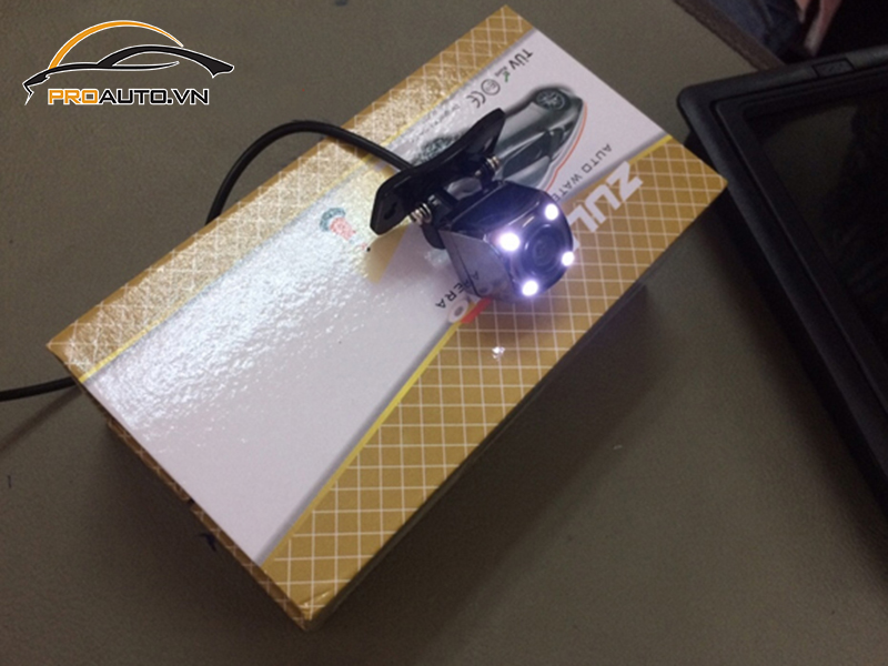 Camera lùi xe Toyota Camry