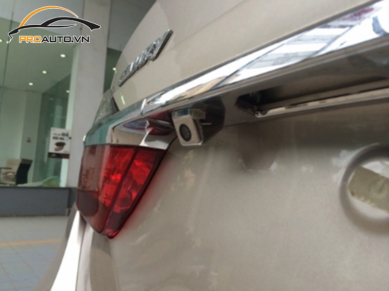 Camera lùi xe Toyota Camry