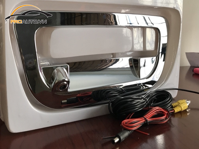 Camera lùi xe Mazda BT-50