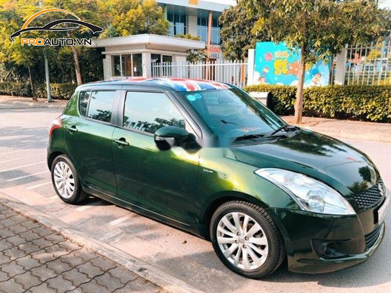 Camera lùi xe Suzuki Swift