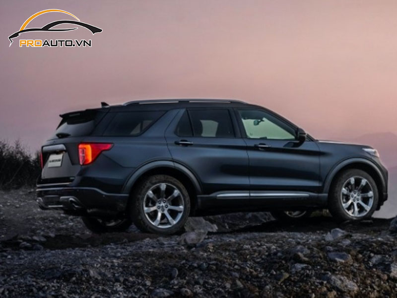 Camera lùi xe Ford Explorer 