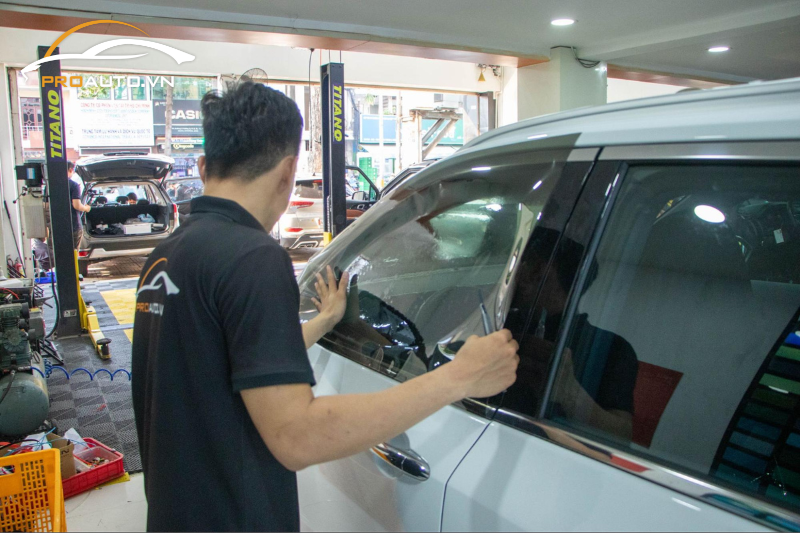 Chọn phim cách nhiệt cho vị trí kính tài phụ