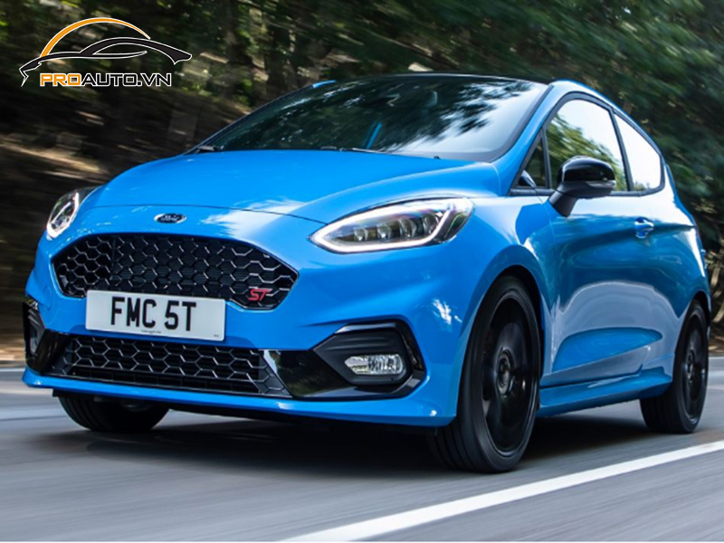 cua hit o to xe Ford Fiesta 1