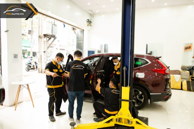 cửa hít ô tô xe Ford Fiesta