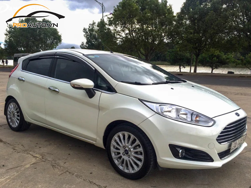 cửa hít xe Ford Fiesta