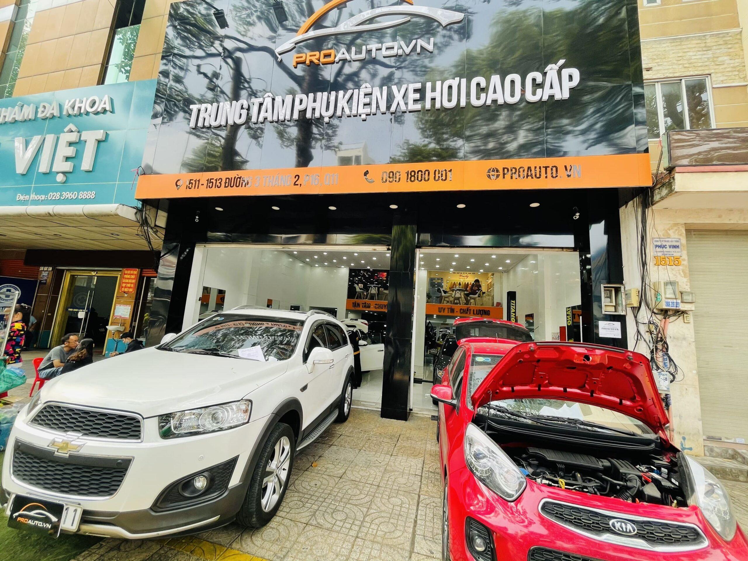 cua hit o to xe Mazda 6 19