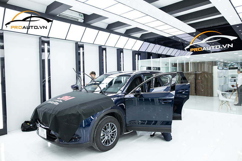 Dán phim cách nhiệt ô tô chuyên nghiệp tại PROAUTO.VN