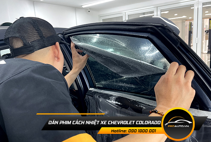 dan phim cach nhiet xe chevrolet colorado