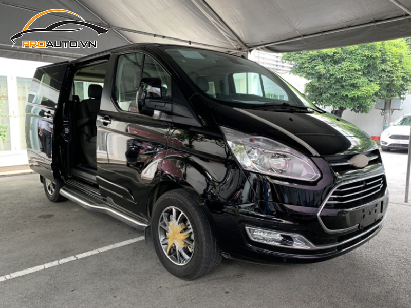 Dán phim PPF xe Ford Tourneo