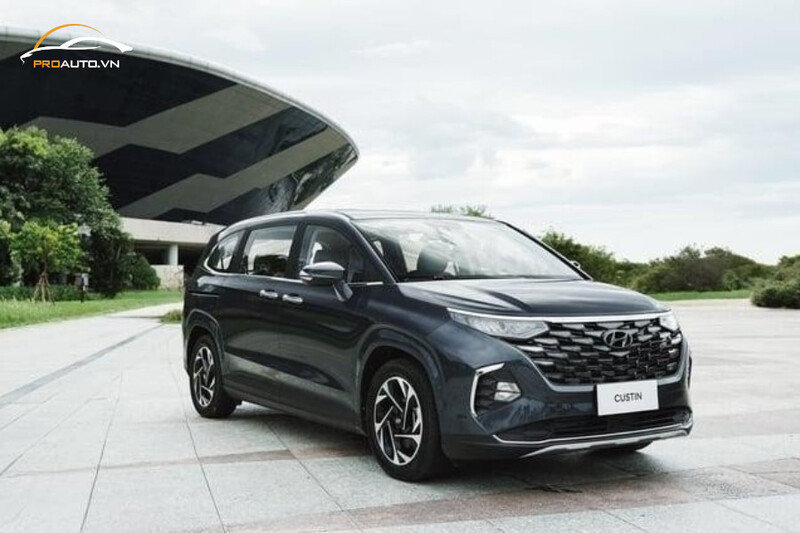Đánh giá về xe Hyundai Custin 2024 