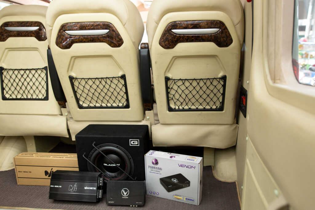 do am thanh xe Ford Transit 5