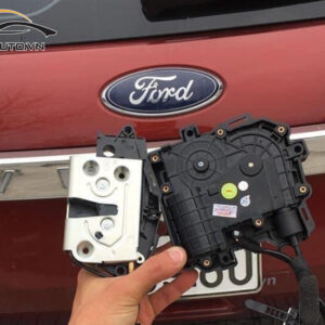 do cua hit o to xe Kia Explorer 8 1