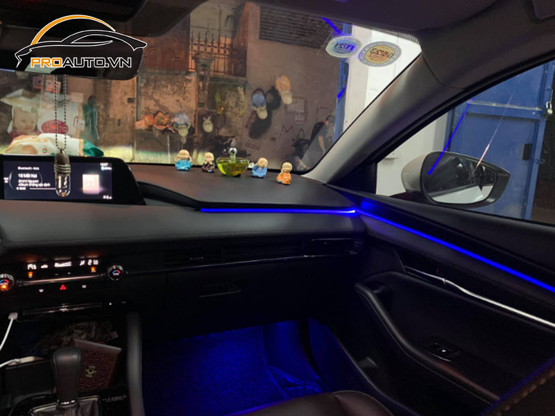 Độ đèn LED nội thất xe Mazda 3