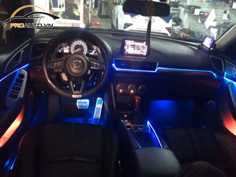 Độ đèn LED nội thất xe Mazda 3