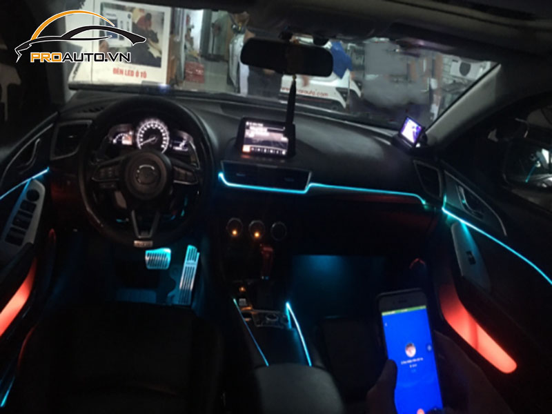 Độ đèn LED viền nội thất ô tô