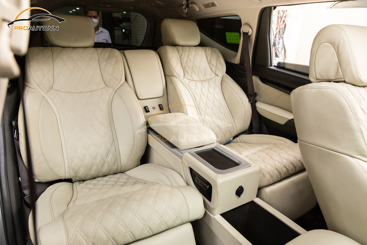 Độ ghế limousine xe Mitsubishi Pajero Sport
