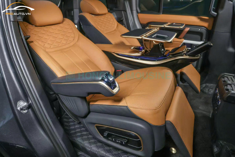 Độ ghế Limousine Ford Explorer bản mới