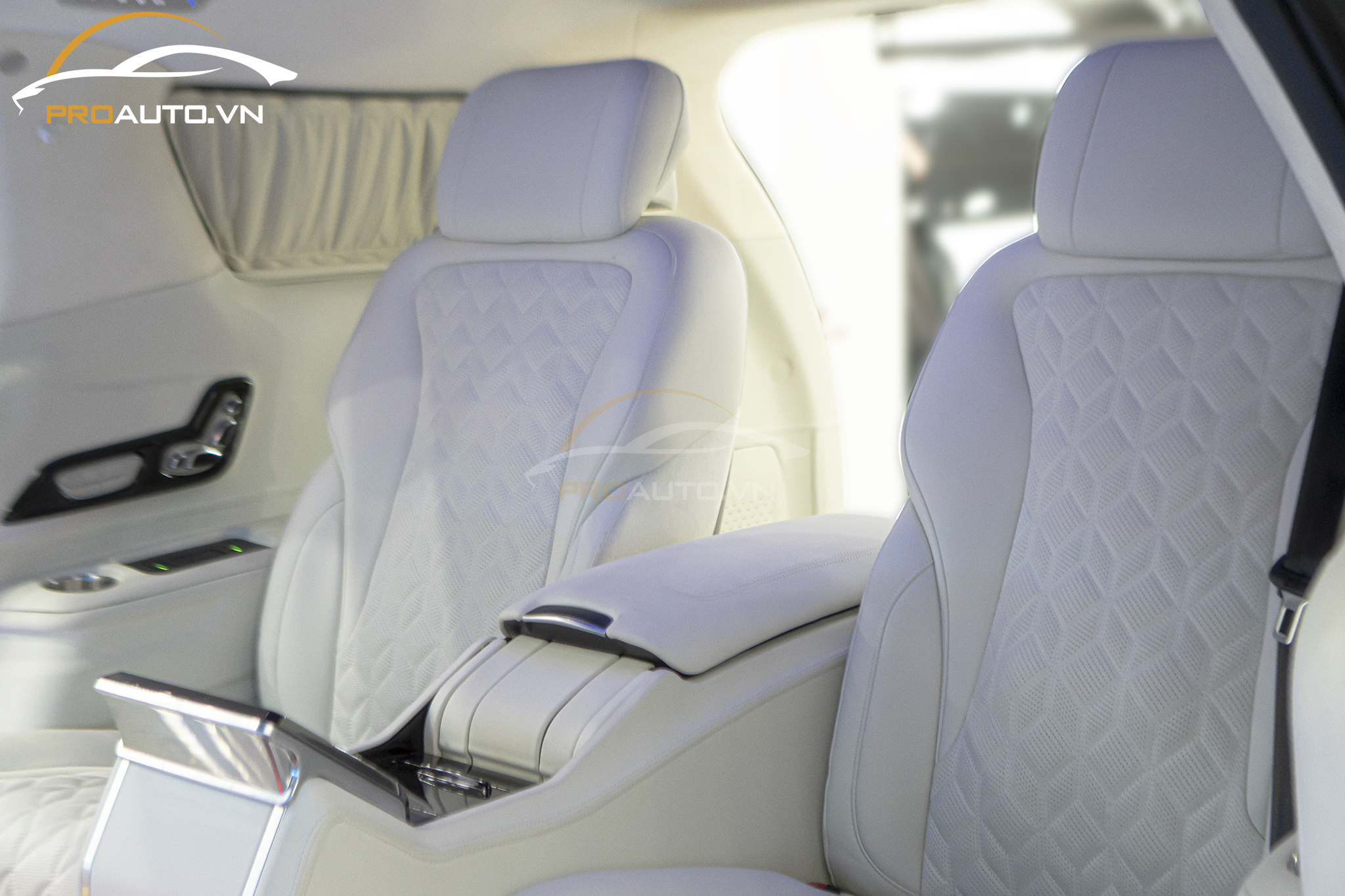 Bọc ghế da xe Kia Carnival