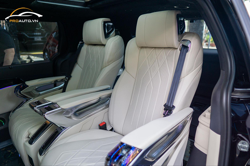 Độ ghế Limousine xe Hyundai Custin 2024 