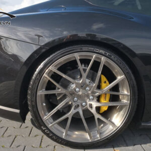 Alternative view of Độ mâm xe Ferrari F12 Berlinetta