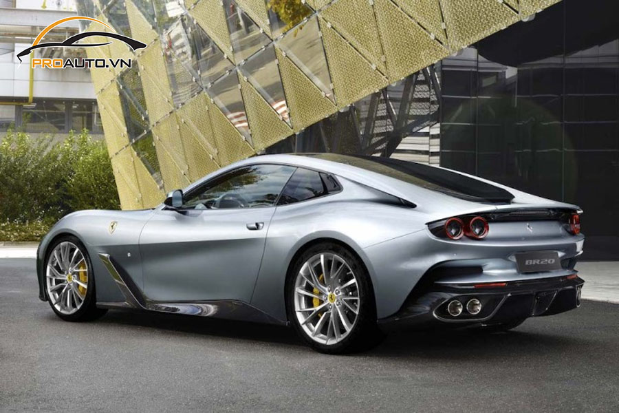 Độ mâm xe Ferrari GTC4Lusso nâng tầm thẩm mỹ cho xe