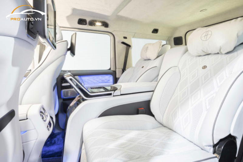 Đổi màu nội thất băng ghế thứ hai cho xe Mercedes G-Class