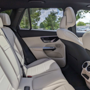 Đổi màu nội thất băng ghế thứ hai cho xe Mercedes GLC 300