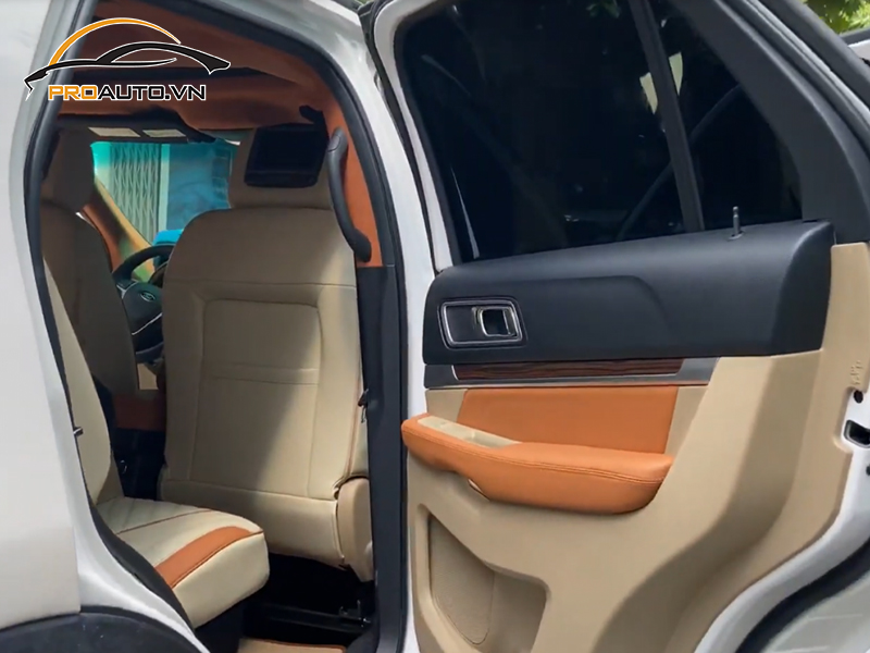Bọc da tapi cửa xe Ford Explorer