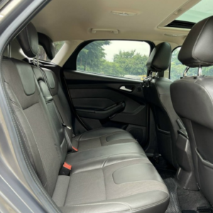 Đổi màu trần xe Ford Focus