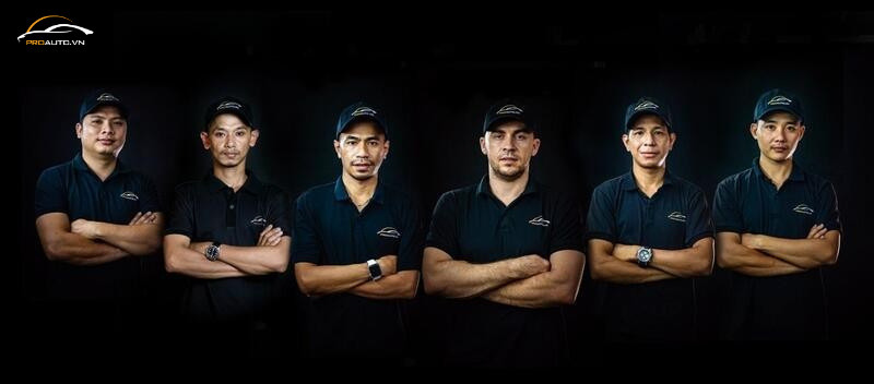 Đội ngũ nhân viên kỹ thuật hơn 10 năm kinh nghiệm tại PROAUTO.VN Đội ngũ nhân viên kỹ thuật hơn 10 năm kinh nghiệm tại PROAUTO.VN