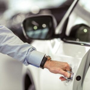 gan cua hit tu dong cho xe hyundai tucson