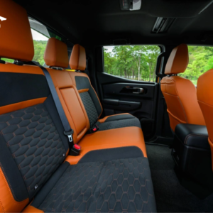 Không gian bên trong xe Mitsubishi Triton sau khi đổi màu nội thất