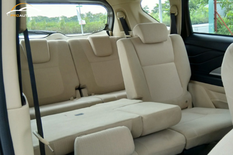 Không gian bên trong xe Mitsubishi Xpander Cross sau khi đổi màu nội thất