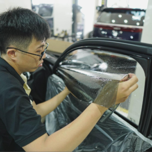 Lợi ích của việc dán phim cách nhiệt xe Hyundai Starex 