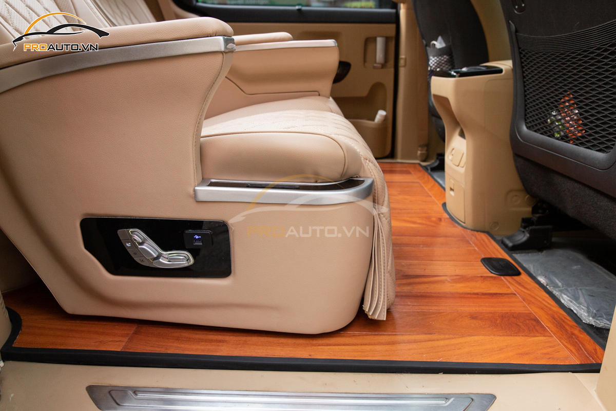 Lót sàn gỗ xe Kia Sedona