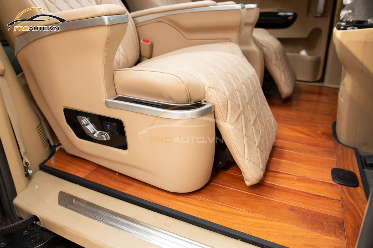 Lót sàn gỗ xe hơi Kia Sedona