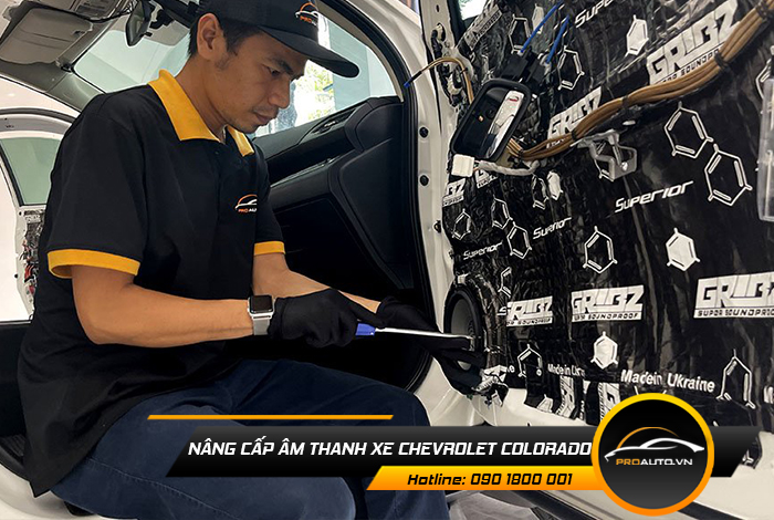 nang cap am thanh xe chevrolet colorado