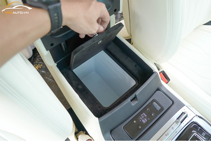 Nâng cấp tủ lạnh mini cho xe Hyundai Custin 2024 