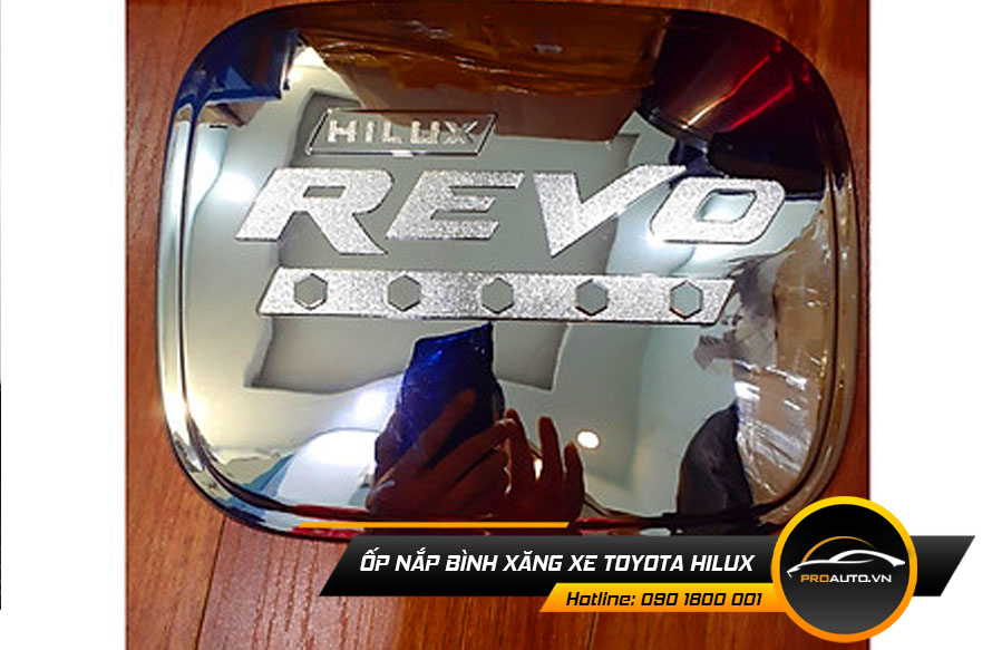 Ốp nắp bình xăng xe Toyota Hilux