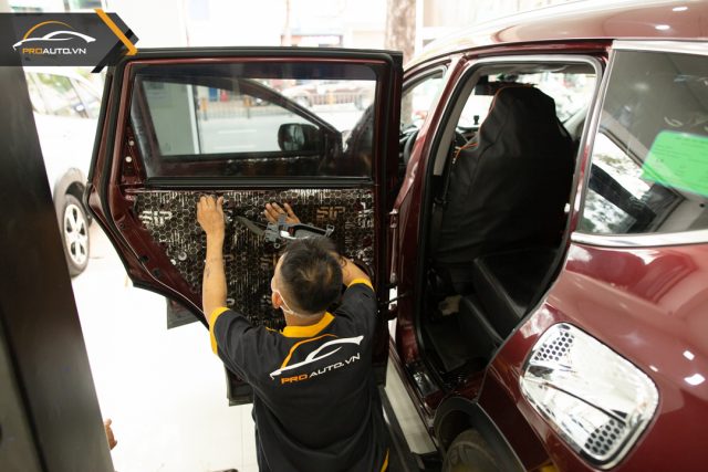 cửa hít ô tô xe Ford Fiesta