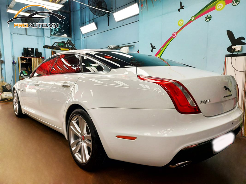 Phủ Ceramic Xe Jaguar XJ