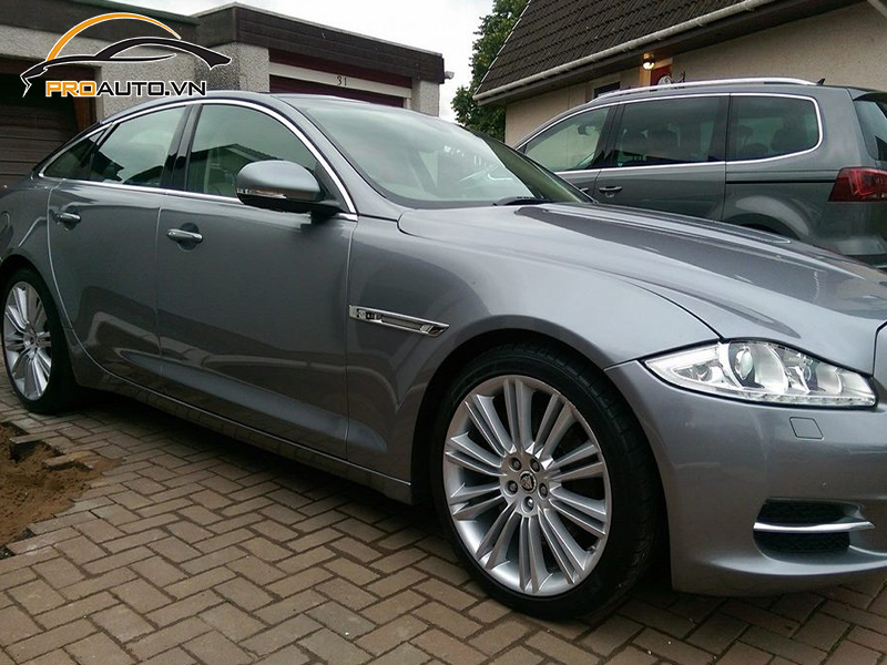Phủ Ceramic Xe Jaguar XJ