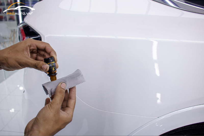 Phủ ceramic xe Ford Ranger chống lại hiện tượng ăn mòn, axit hóa