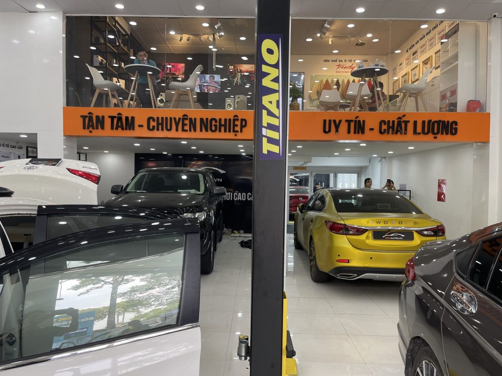 Trung tâm phụ kiện ô tô Proauto