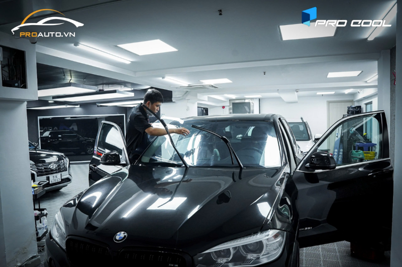 Quy trình dán phim cách nhiệt ô tô