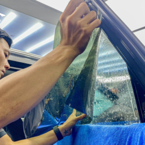 quy trinh dan phim cach nhiet xe suzuki ertiga tai proautovn 1